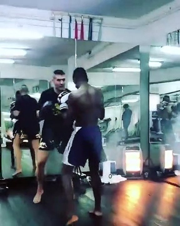 Vídeo: Madonna mostra dotes do filho em kickboxing