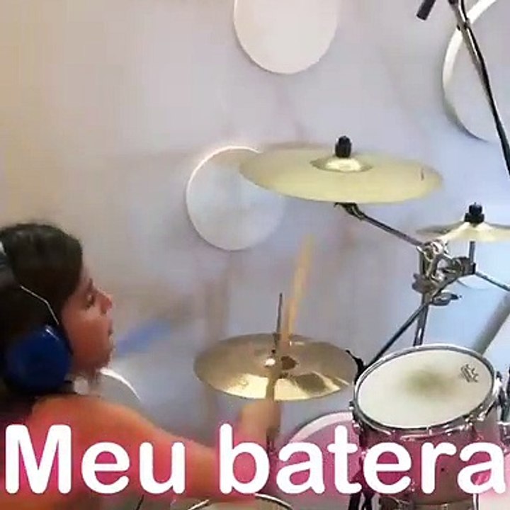 Ivete mostra dotes do filho na música e fãs destacam semelhanças de ambos