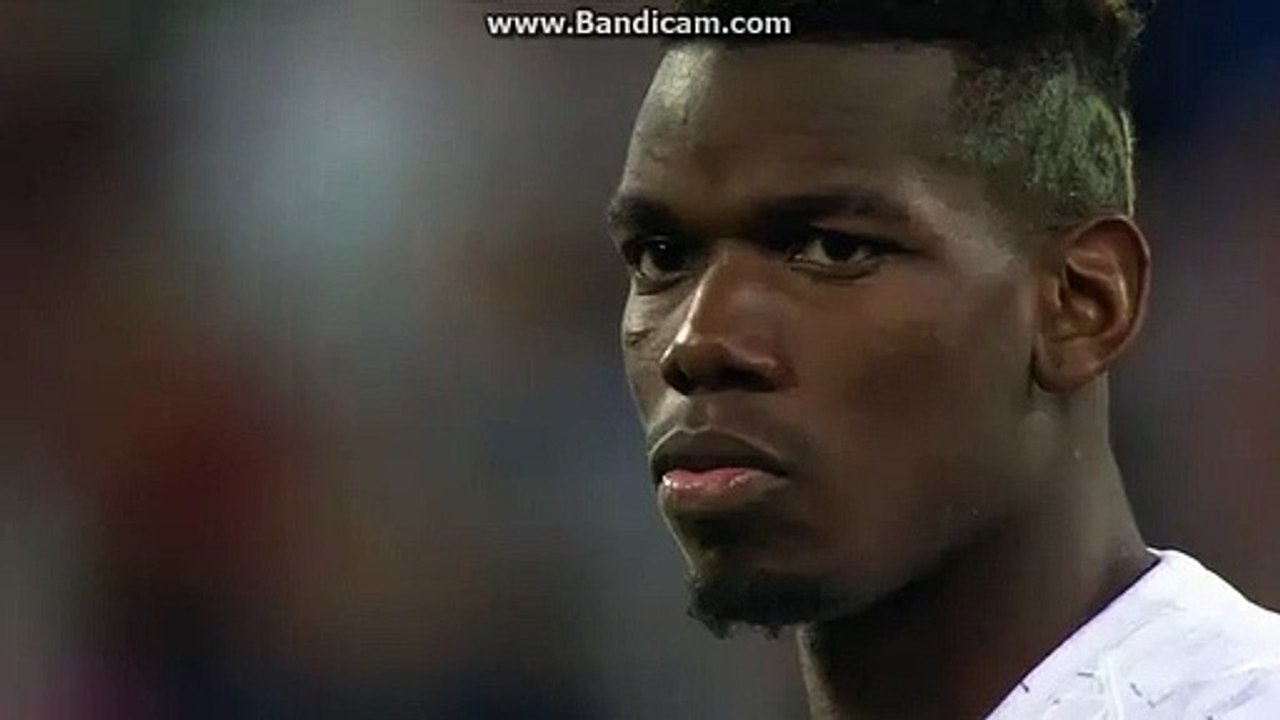 Golo de livre Pogba