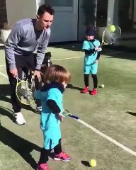 Shakira orgulha dos filhos ao vê-los durante treino de ténis