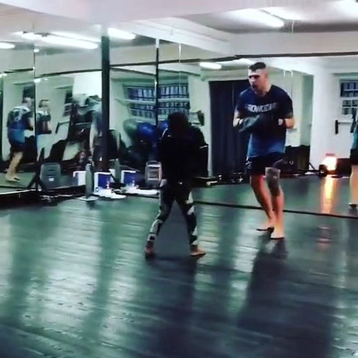 Filha de Madonna tem apenas quatro anos, mas já luta como gente grande