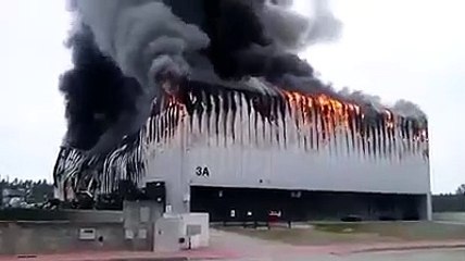 Fogo destrói um dos edifícios da fábrica da Nexx