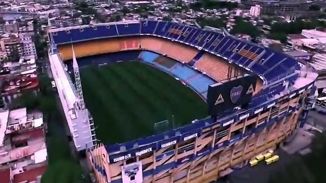 Tévez a jogar no Forte Apache