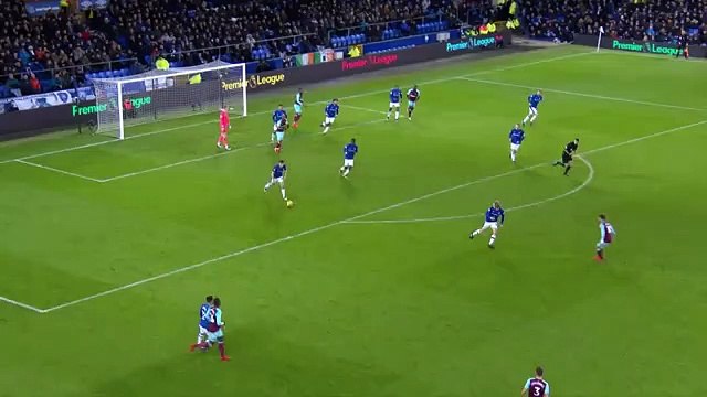 Rooney marcou o golo do mês de novembro