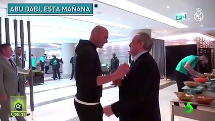Ronaldo e Florentino Pérez num abraço tenso