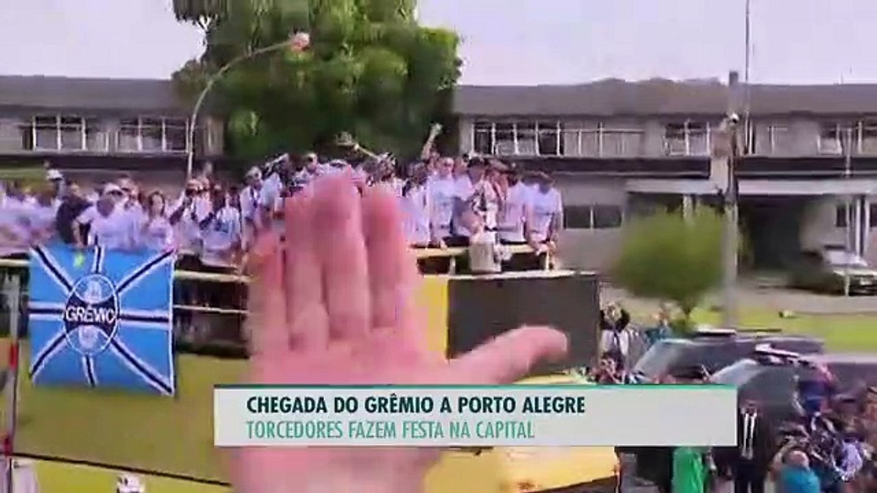 A incrível receção dos adeptos do Grémio, após a conquista da Libertadores