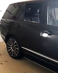 Atriz e modelo encontra carro arrombado após assalto