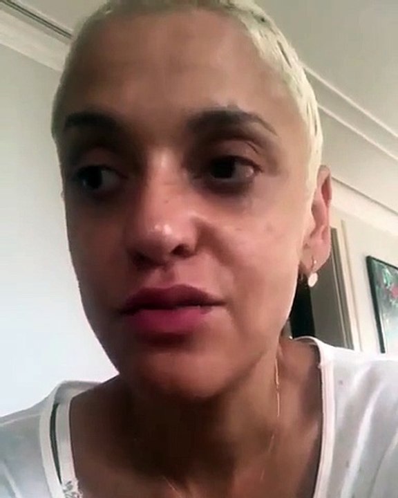 Emocionada, Mariza deixa mensagem solidária a vítimas de fogos