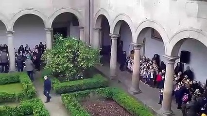 Polémica com crianças incentivadas a cantar para presidente de Guimarães