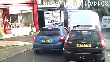 Condutor de Ford Mondeo em condução imprudente