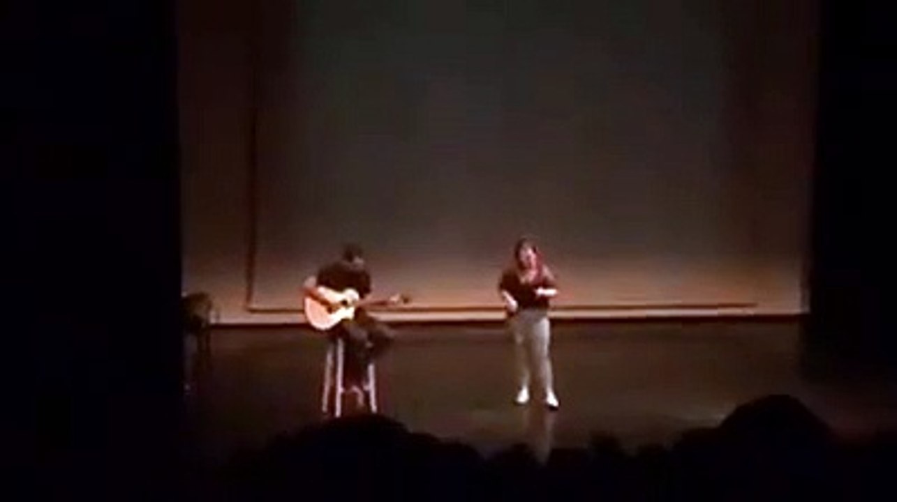 Irmã de Fanny canta tema de Aurea: "Tanto orgulho em ti"