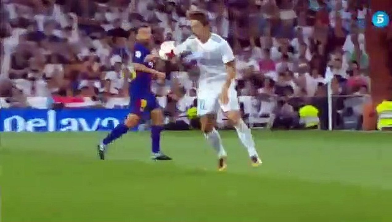 A maldade de Modric a André Gomes