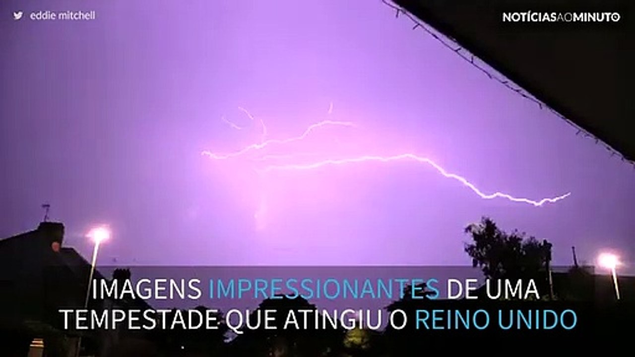 Filmagem impressionante mostra tempestade de ra...