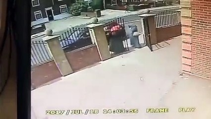 Ataque de ódio em frente a mesquita