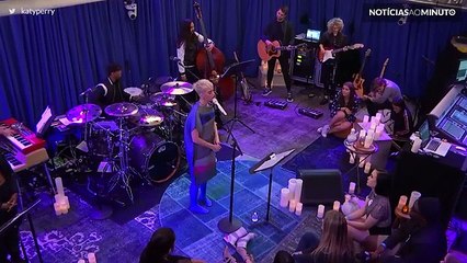 Assista à 1ª performance de Katy Perry da canção "Save as Draft"