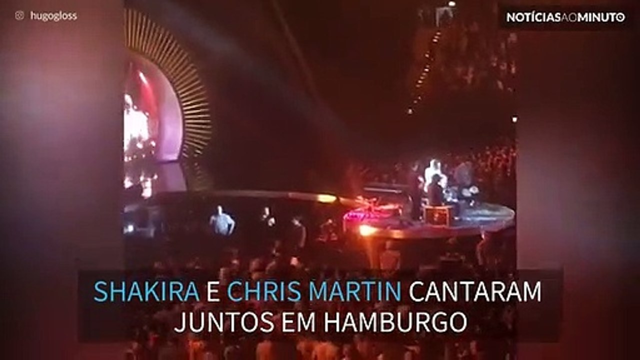Shakira e Chris Martin cantam juntos na Alemanha