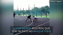 Bieber joga basquetebol no Bushy Park, em Dublin