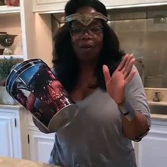Oprah Winfrey organiza festa temática em homenagem à Mulher Maravilha
