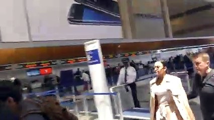 Demi Lovato recusa-se a dar autógrafo