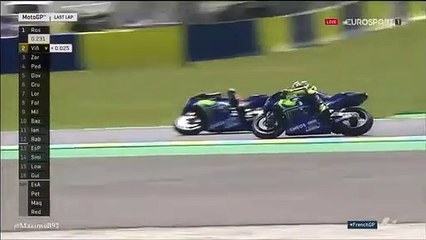 Os erros (e a queda) que deitaram tudo a perder para Rossi no GP de França