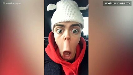 Cara Delevingne diverte-se com os filtros do Snapchat