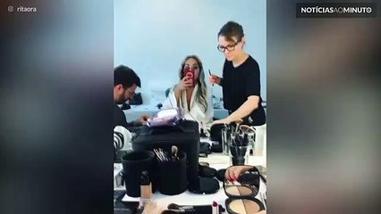 Rita Ora no set da nova campanha para a Rimmel
