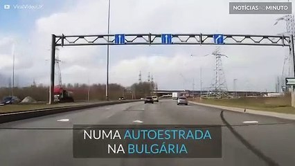 Acidente deixa camião de lado e a autoestrada cortada