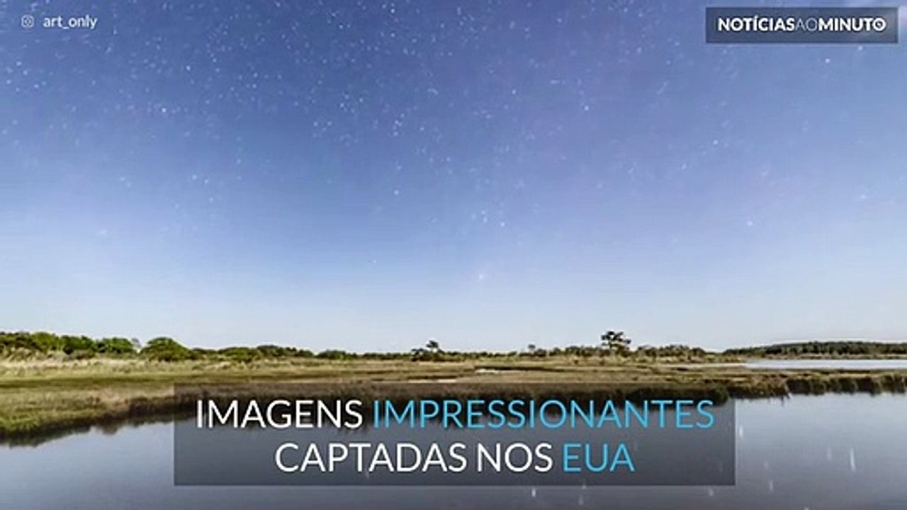 Timelapse impressionante do céu estrelado