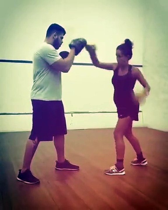 Grávida, a mulher de Ricardo Pereira pratica artes marciais