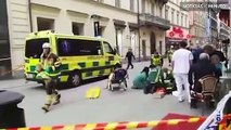 Bombeiros socorrem feridos após ataque em Estocolmo