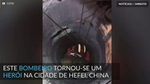 Bombeiro herói salva cão