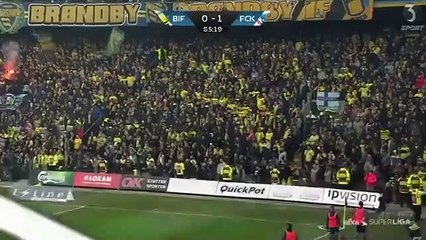 Adeptos atiram ratos