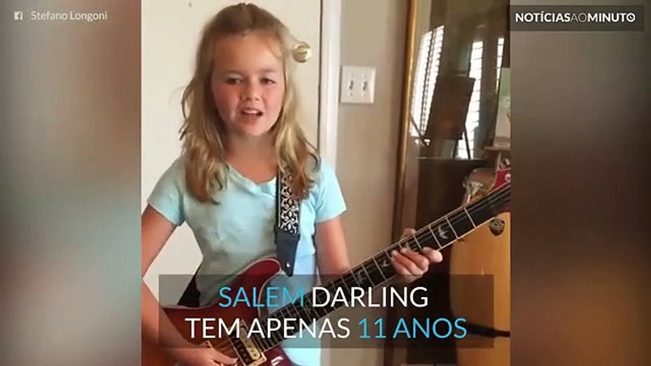 Menina de 11 anos toca música dos AC/DC na guitarra como uma adulta