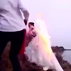 Noiva incendeia vestido em busca da foto perfeita