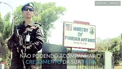 Soldado chinês mostra diariamente o amor pela filha