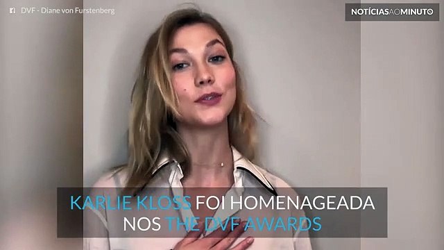 Karlie Kloss é homenageada por Diane von Fürstenberg