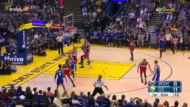 Curry voltou a fazer das suas a Gortat