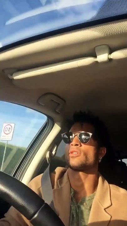 Namorado de Rita Pereira canta no carro. Já encantar…