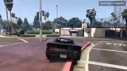 Carro apanha boleia de um caça