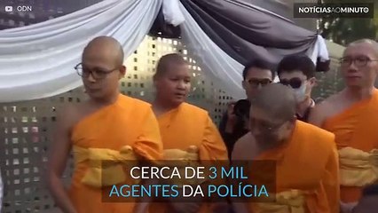 Polícia tailandesa faz rusga a templo budista