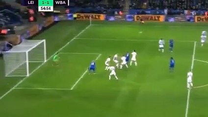 Slimani volta a marcar pelo Leicester