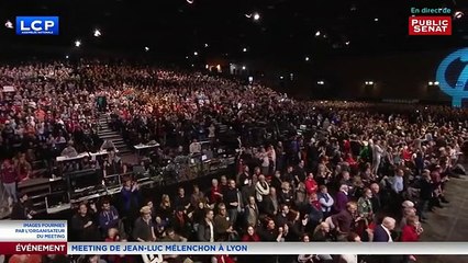 Discursou ao mesmo tempo em duas cidades com ajuda de um holograma