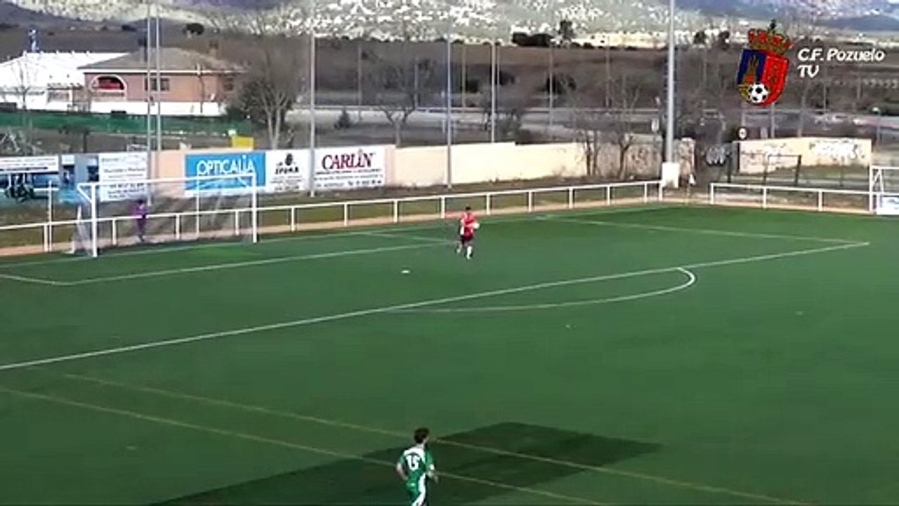 Guarda-redes marca golaço
