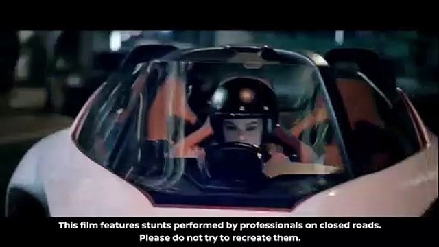 Margot Robbie ajudará a Nissan a vender carros elétricos