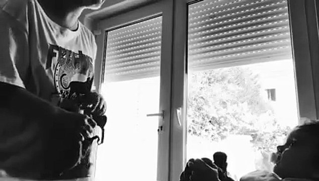 Carolina Deslandes canta para o filho e derrete corações