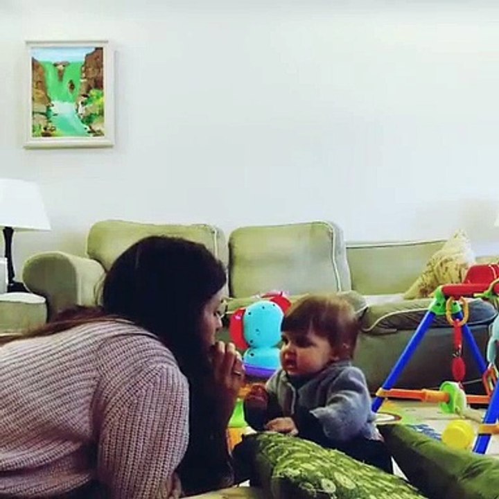 ‘Filho de peixe...’: Filha de Cuca Roseta já aprende música