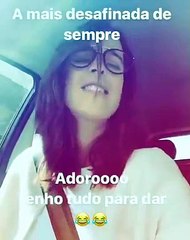 Sara Prata canta… mas não encanta assim tanto