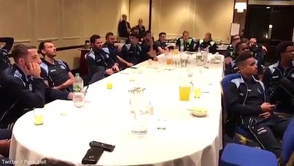 A festa dos jogadores do Wycombe por saber que jogam contra o Tottenham