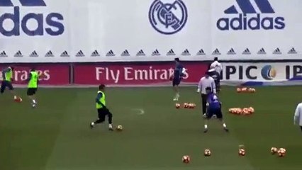 'Menino' do Real Madrid roubou a bola a Coentrão e brilhou