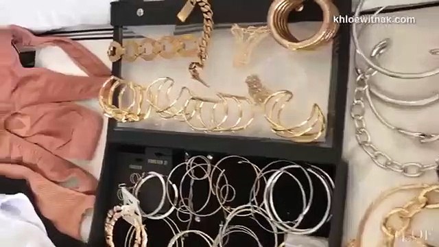 Khloé Kardashian exibe curvas ‘generosas’ em filme